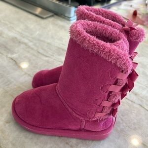 Faux fur pink boots